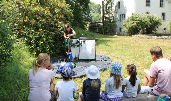 Puppenspiel im Grünen – Foto: Eike von Watzdorf